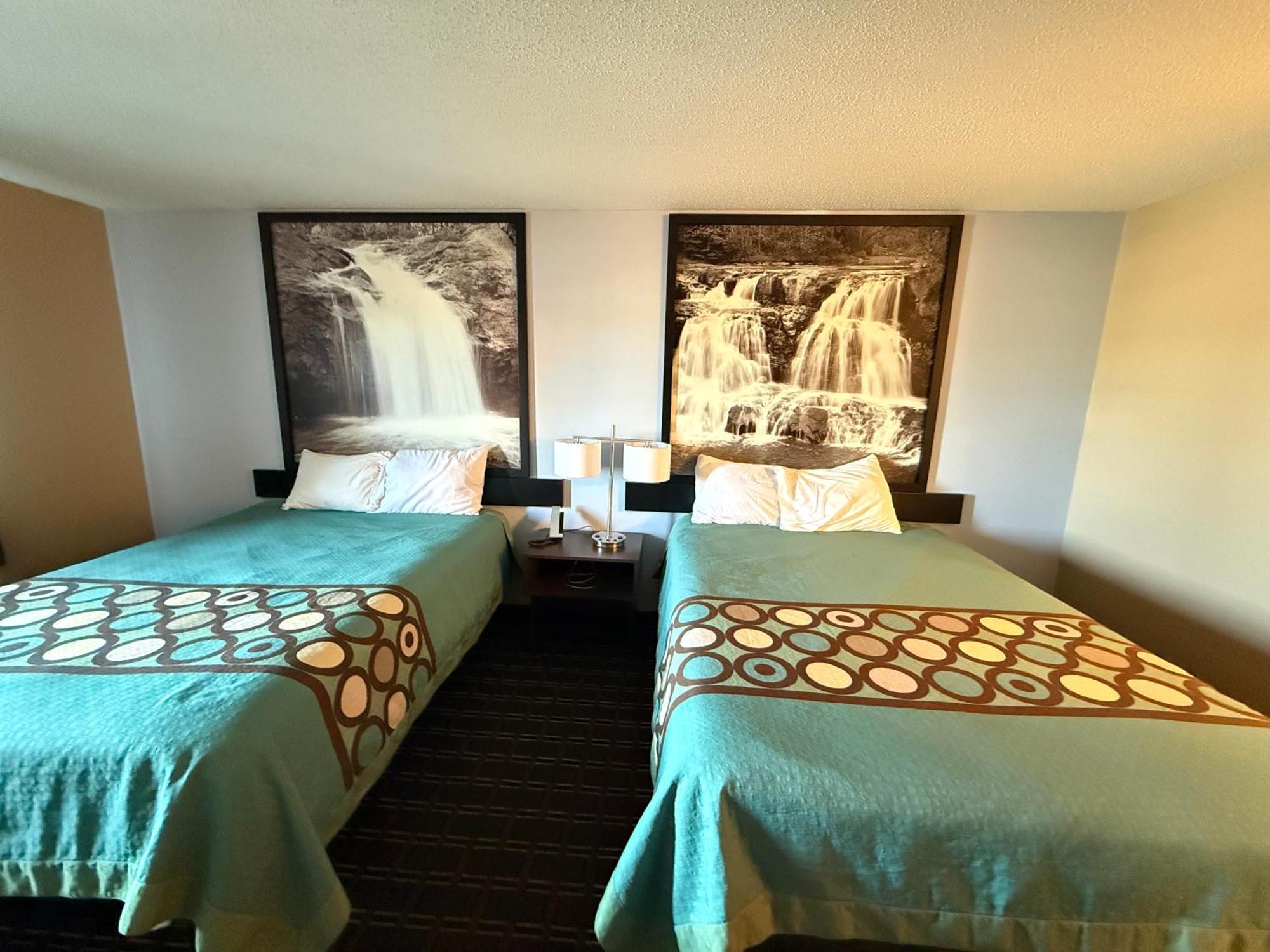 Super 8 By Wyndham Reedsburg Hotell Eksteriør bilde
