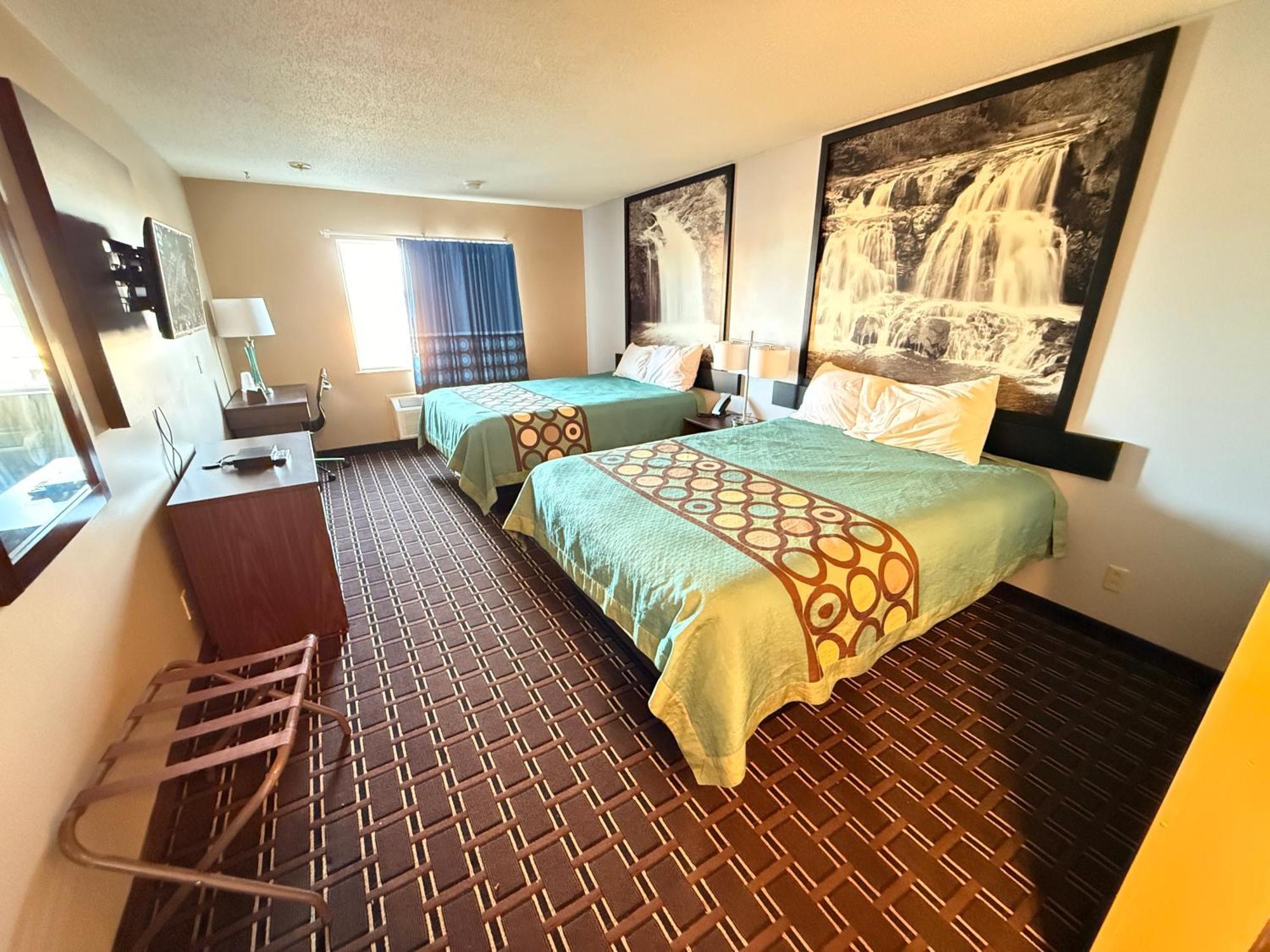 Super 8 By Wyndham Reedsburg Hotell Eksteriør bilde