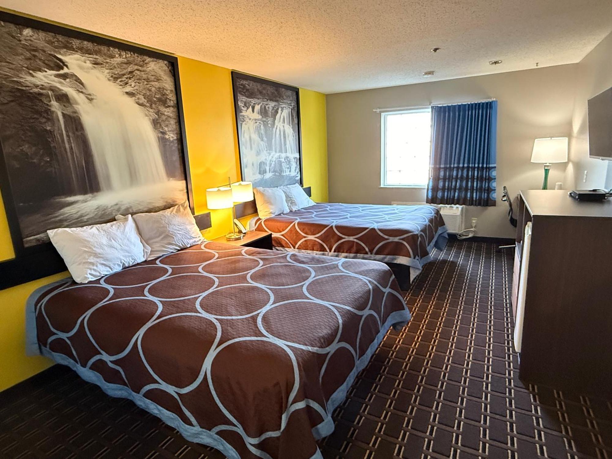 Super 8 By Wyndham Reedsburg Hotell Eksteriør bilde