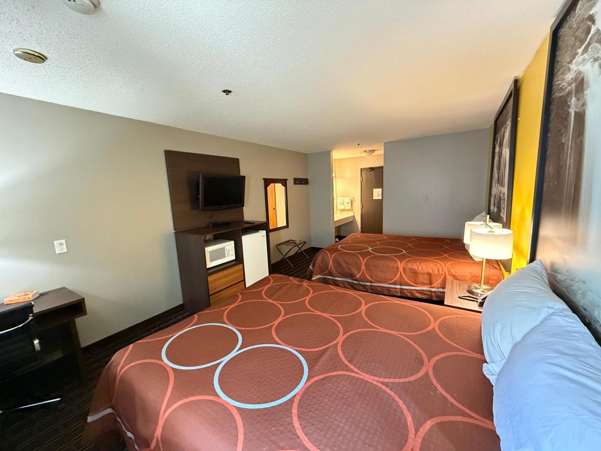 Super 8 By Wyndham Reedsburg Hotell Eksteriør bilde